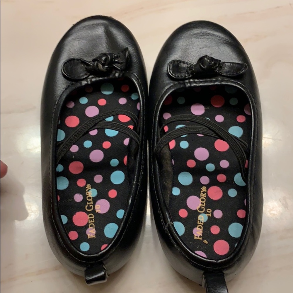 Girls basic flats